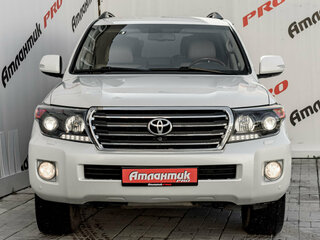 2012 Toyota Land Cruiser 200 Series Рестайлинг 1, белый, 3880000 рублей, вид 2
