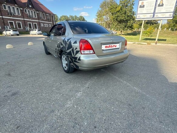 2001 Hyundai Elantra III (XD), золотистый, 350000 рублей - вид 12