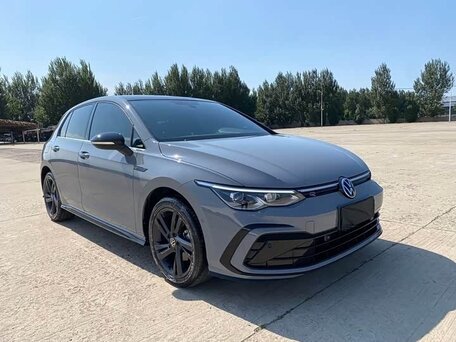 2023 Volkswagen Golf VIII, серый, 2190000 рублей, вид 2