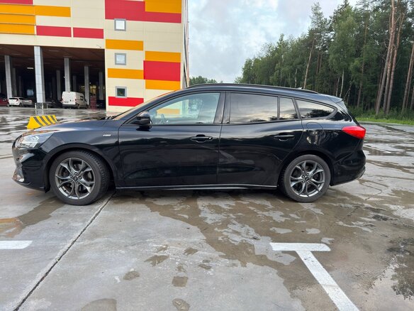 2019 Ford Focus IV, чёрный, 1759000 рублей - вид 3