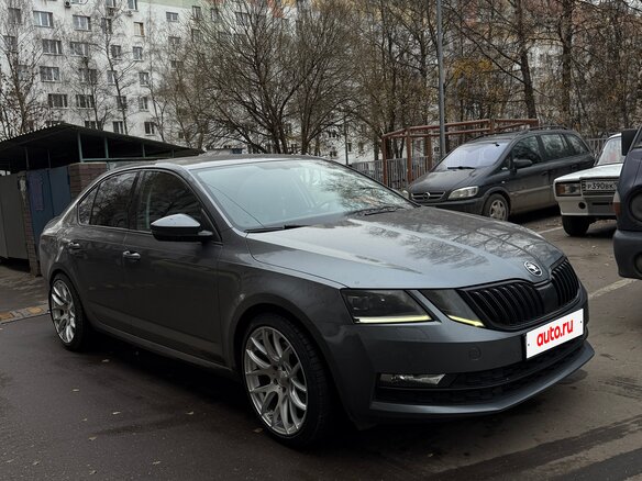 2017 Skoda Octavia III (A7) Рестайлинг, серый, 1900000 рублей - вид 2