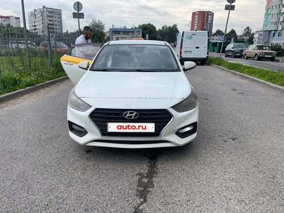 2017 Hyundai Solaris II, белый, 700000 рублей