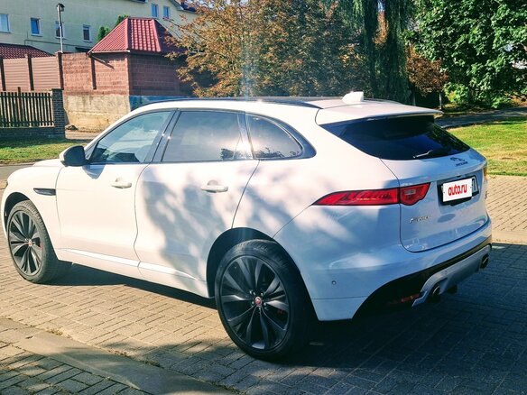 2018 Jaguar F-Pace S I, белый, 2560000 рублей - вид 1