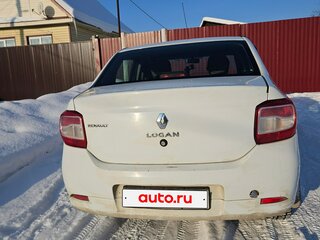 2017 Renault Logan II, белый, 400000 рублей, вид 4