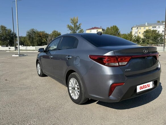 2019 Kia Rio IV, серый, 1450000 рублей - вид 4