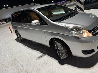 2013 Toyota ISis I Рестайлинг, серебристый, 1550000 рублей, вид 4