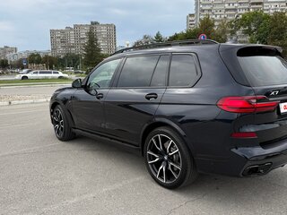 2022 BMW X7 40d I (G07), чёрный, 9180000 рублей, вид 4