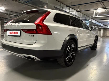 2019 Volvo V90 Cross Country I, белый, 4370000 рублей, вид 3