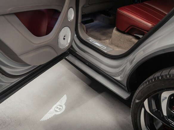 2022 Bentley Bentayga Speed I Рестайлинг, серый, 48760000 рублей - вид 39