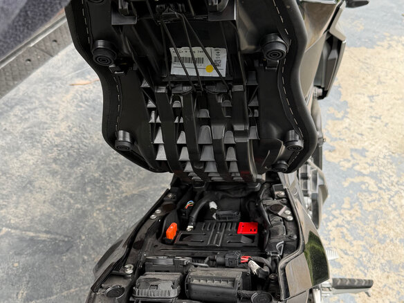 2020 BMW F 900 R, чёрный, 1200000 рублей - вид 12