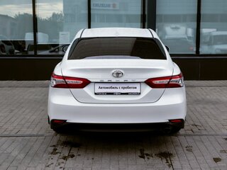 2021 Toyota Camry VIII (XV70) Рестайлинг, белый, 2989000 рублей, вид 4