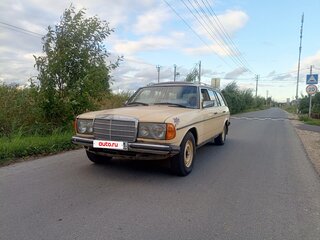 1981 Mercedes-Benz W123 200 5-speed, жёлтый, 700000 рублей, вид 1