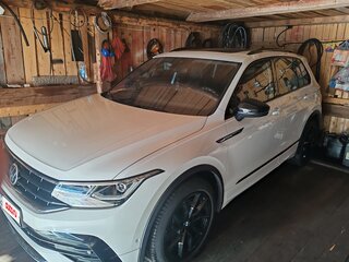 2021 Volkswagen Tiguan II Рестайлинг, белый, 4600000 рублей, вид 4