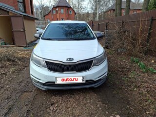 2016 Kia Rio III Рестайлинг, белый, 850000 рублей, вид 2