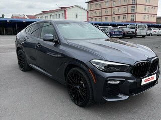 2021 BMW X6 40i III (G06), серый, 6500000 рублей, вид 2