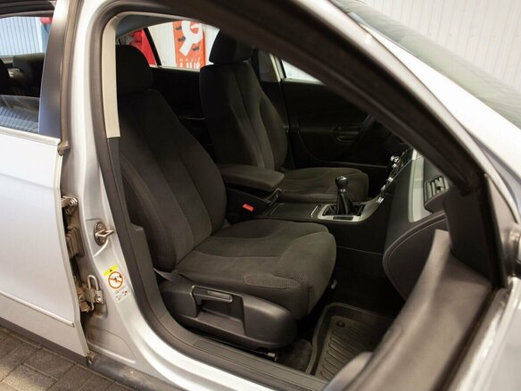 2010 Volkswagen Passat B6, серебристый, 820000 рублей - вид 30