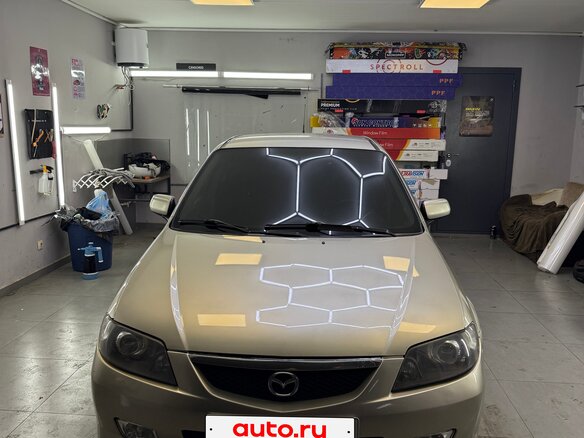 2003 Mazda 323 VI (BJ) Рестайлинг, бежевый, 430000 рублей - вид 2