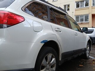 2010 Subaru Outback IV, белый, 420000 рублей, вид 4
