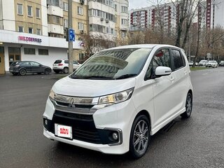 2017 Mitsubishi eK Custom I Рестайлинг, белый, 860000 рублей, вид 1