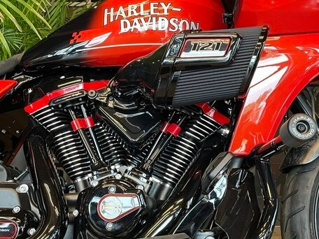 2026 Harley-Davidson CVO Road Glide ST, пурпурный, 6950000 рублей, вид 3