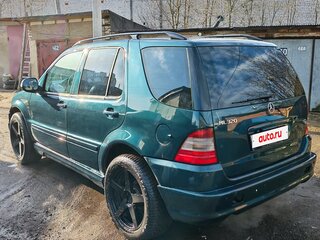 1998 Mercedes-Benz M-Класс 320 I (W163), зелёный, 750000 рублей, вид 3