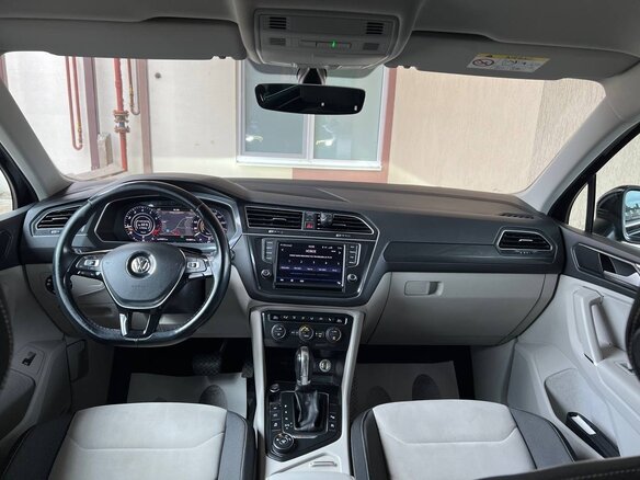 2017 Volkswagen Tiguan II, чёрный, 2235000 рублей - вид 6