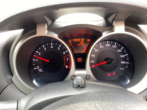 2014 Nissan Juke I, белый, 700000 рублей - вид 5