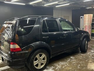2001 Mercedes-Benz M-Класс 320 I (W163), чёрный, 581344 рублей, вид 5