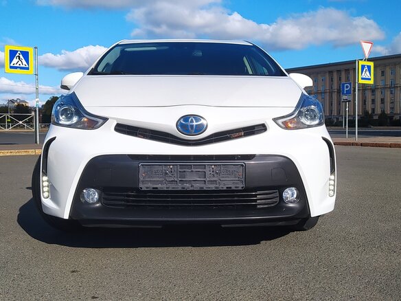 2019 Toyota Prius v (+) I Рестайлинг (ZVW40/41), белый, 2490000 рублей - вид 12