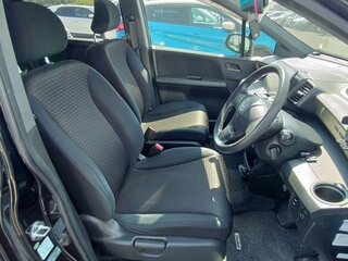 2011 Honda Freed Spike I Рестайлинг, чёрный, 940000 рублей, вид 4