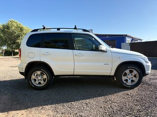 2012 Chevrolet Niva I Рестайлинг, белый, 500000 рублей, вид 3