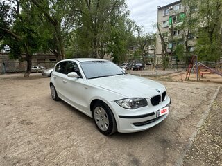 2008 BMW 1 серии 116i I (E81/E82/E87/E88) Рестайлинг, белый, 710000 рублей, вид 3