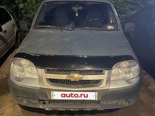 2014 Chevrolet Niva I Рестайлинг, серебристый, 400000 рублей, вид 1