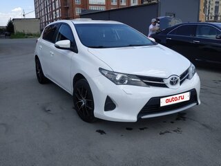2014 Toyota Auris II, белый, 950000 рублей, вид 4