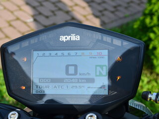 2020 Aprilia SL 900 Shiver, серебристый, 1050000 рублей, вид 4