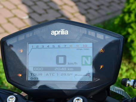 2020 Aprilia SL 900 Shiver, серебристый, 1050000 рублей, вид 4