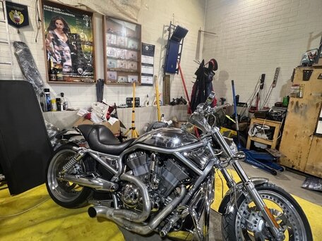 2003 Harley-Davidson V-Rod, серебристый, 1050000 рублей, вид 1