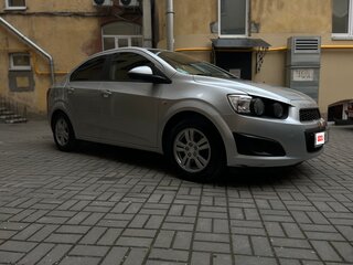 2013 Chevrolet Aveo II, серебристый, 850000 рублей, вид 3