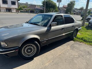 1990 BMW 7 серии 730i II (E32), серебристый, 1540000 рублей, вид 2