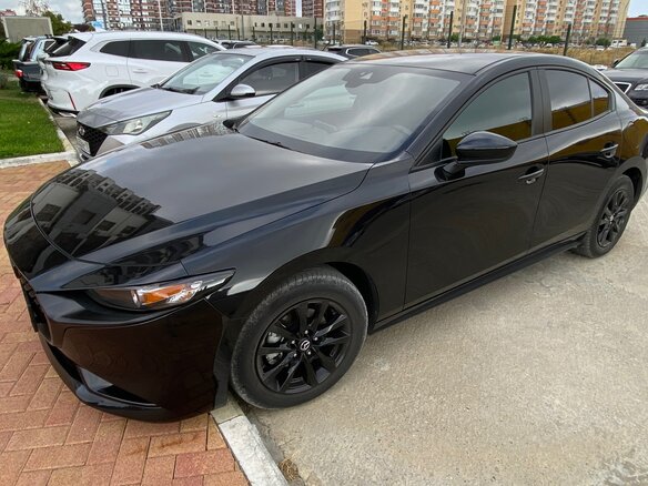 2022 Mazda 3 IV (BP), чёрный, 2300000 рублей - вид 4
