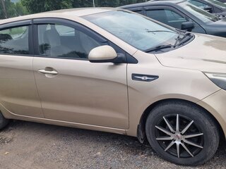 2012 Kia Rio III, бежевый, 600000 рублей, вид 2