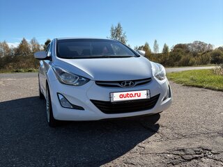 2015 Hyundai Elantra V (MD) Рестайлинг, белый, 1200000 рублей, вид 3