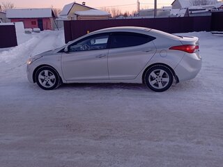 2013 Hyundai Elantra V (MD), серебристый, 975000 рублей, вид 4