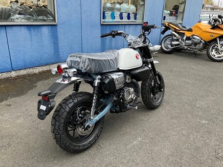 2025 Honda Z125 Monkey, голубой, 645000 рублей, вид 4