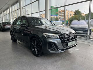 2025 Audi Q7 50 TDI II (4M) Рестайлинг 2, серый, 13800000 рублей, вид 3