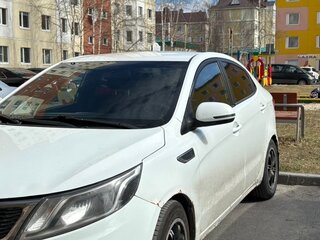2012 Kia Rio 5-speed III, белый, 590000 рублей, вид 1