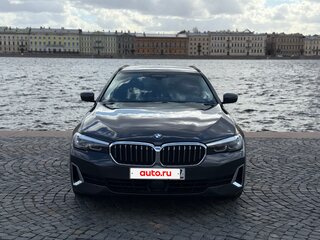 2020 BMW 5 серии 520d xDrive VII (G30/G31/G38) Рестайлинг, серый, 3200000 рублей, вид 3