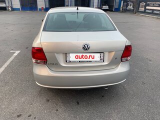 2014 Volkswagen Polo V, бежевый, 850000 рублей, вид 2