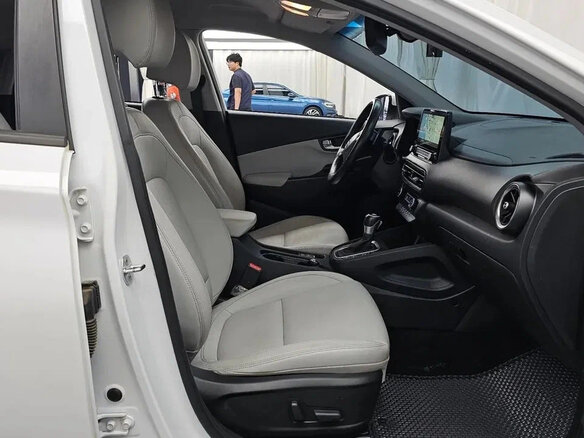 2022 Hyundai Kona I Рестайлинг, белый, 1710000 рублей - вид 6