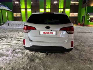 2015 Kia Sorento II Рестайлинг, белый, 1800000 рублей, вид 4